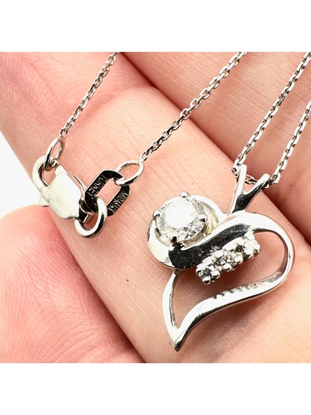 14K White Gold Diamond Heart Necklace Pendant